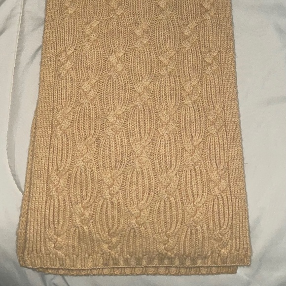 NORDSTROM Cable Knit Soft Yellow 100% Cashmere Scarf - Picture 4 of 8
